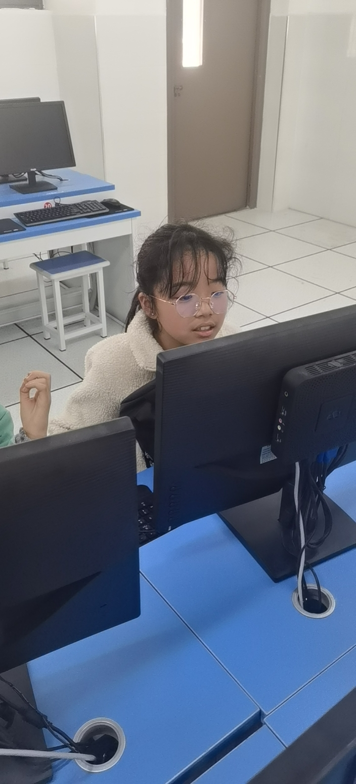 李佳桐